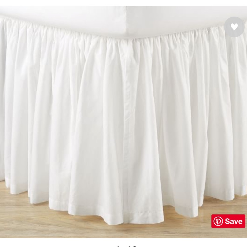 Pottery Barn Queen drop 💯 linen ruffle bed skirt